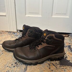 Columbia Men's Brown Hiking Boots